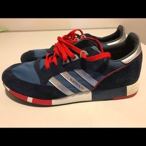 Adidas size 11 Boston Super shoes